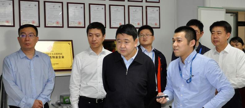 福建省人大常委會(huì)黨組副書記、副主任梁建勇一行調(diào)研捌斗新材